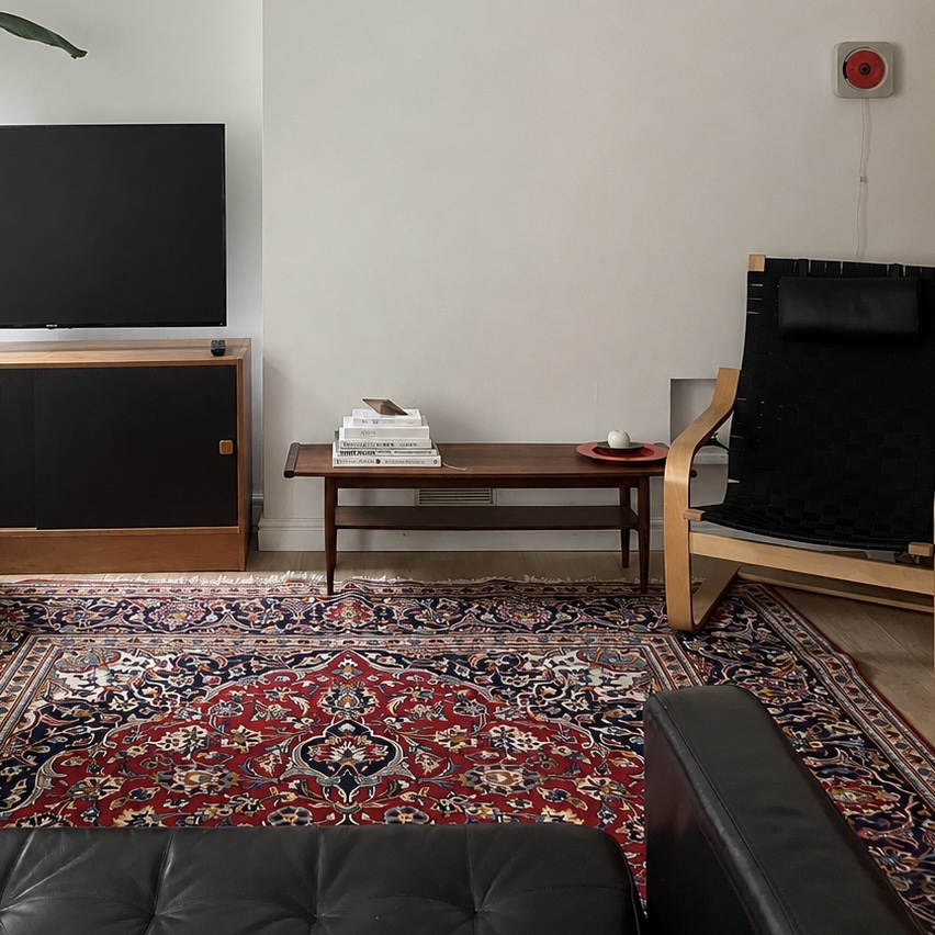 Kashan rug in-situ